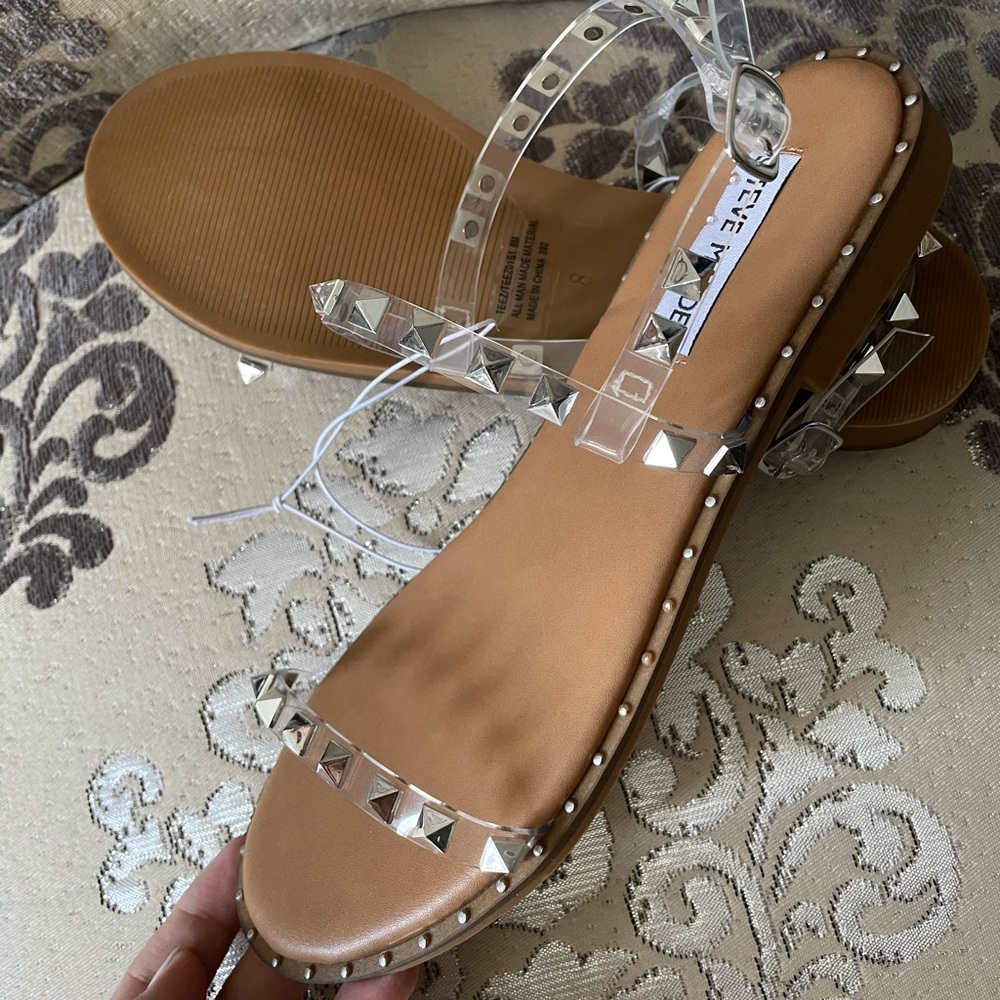 SOLD🆕 STEVE MADDEN TEEZ clear stud sandals Sz 7.5 - Picture 3 of 5